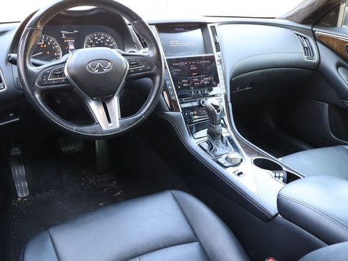 Used 2018 INFINITI Q50 Luxe w/ Essential Package (3.0T Luxe) AWD/4WD image 5