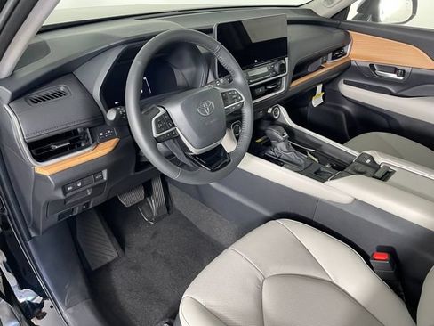 New 2026 Toyota Grand Highlander AWD image 3