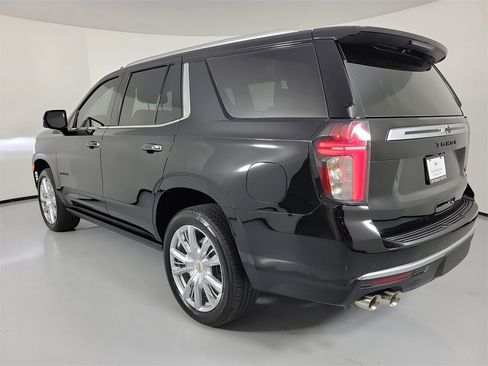 Used 2024 Chevrolet Tahoe High Country image 3