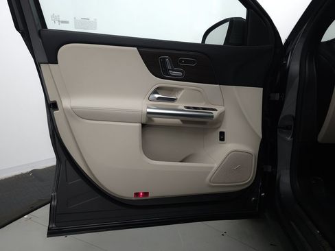 Certified 2026 Mercedes-Benz GLA 250 4MATIC image 5