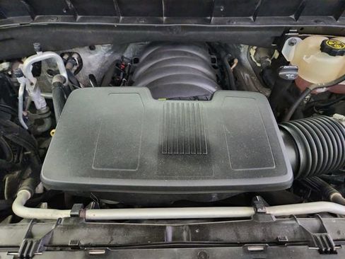 Used 2021 Chevrolet Silverado 1500 LT AWD/4WD image 29