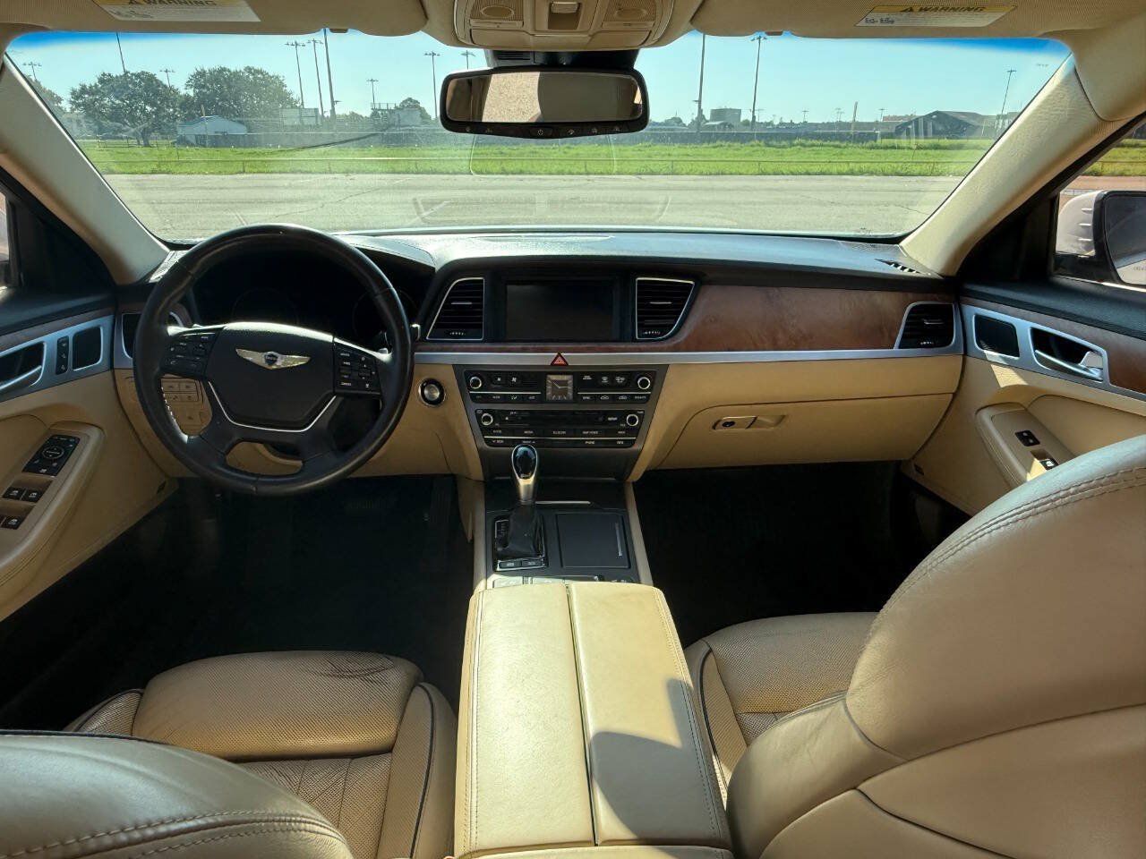 Used 2015 Hyundai Genesis 5.0 RWD image 9