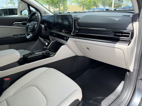 Certified 2023 Kia Sportage EX image 11