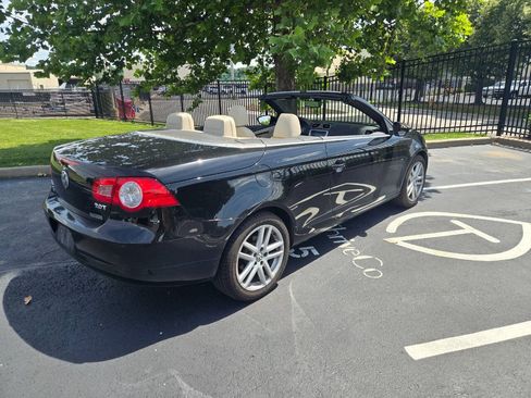 Used 2010 Volkswagen Eos Lux FWD image 6