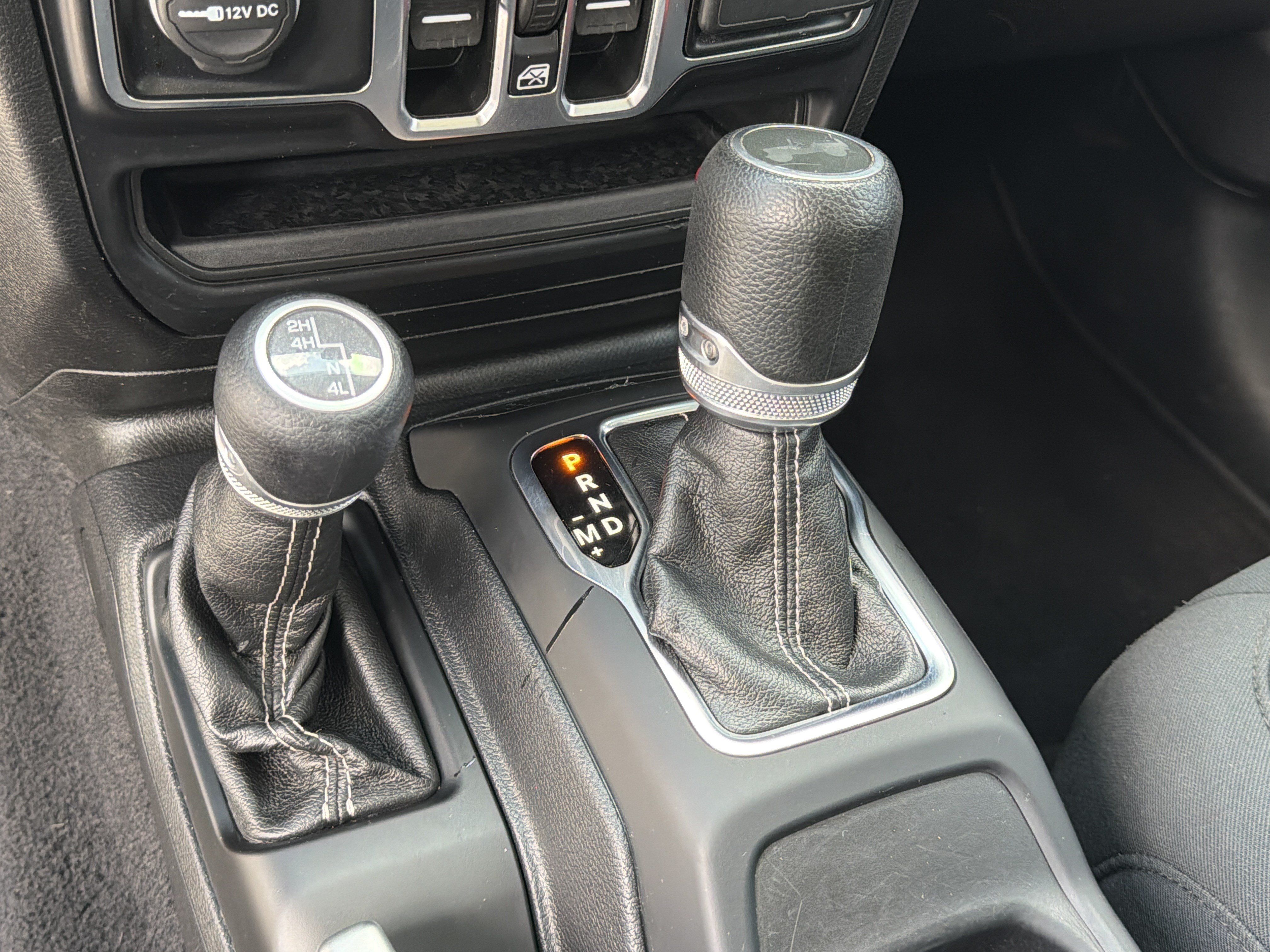 Used 2021 Jeep Wrangler Unlimited Sahara AWD/4WD image 36