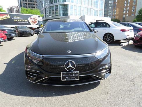 Used 2022 Mercedes-Benz EQS 580 4MATIC Sedan w/ Exclusive Trim Package image 6