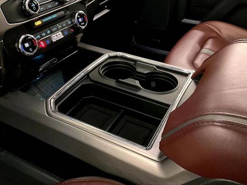 Used 2022 Ford F450 Platinum w/ FX4 Off-Road Package image 16