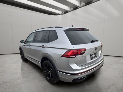 Used 2023 Volkswagen Tiguan SE R-Line image 3