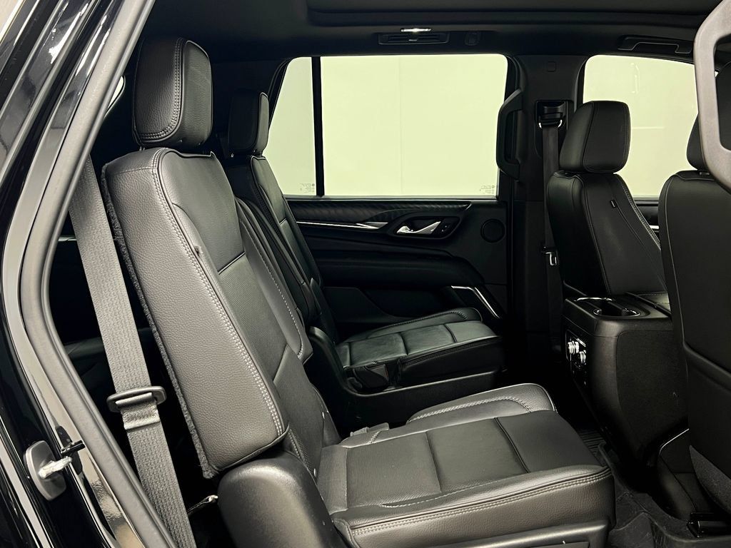 Used 2021 GMC Yukon Denali w/ Denali Premium Package AWD/4WD image 36