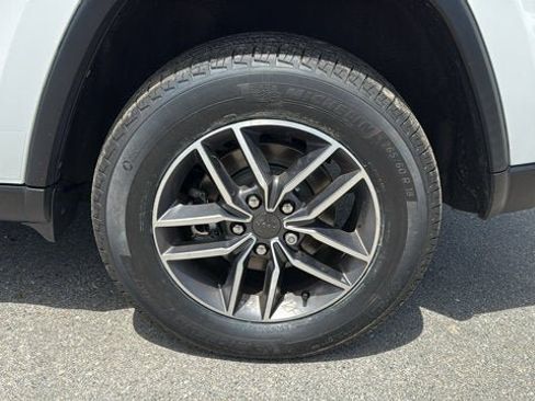 Certified 2022 Jeep Grand Cherokee Limited AWD/4WD image 11