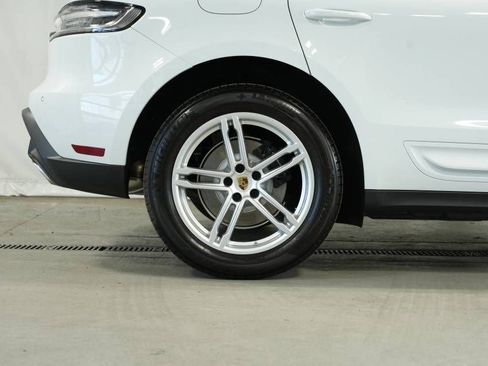 New 2026 Porsche Macan image 40