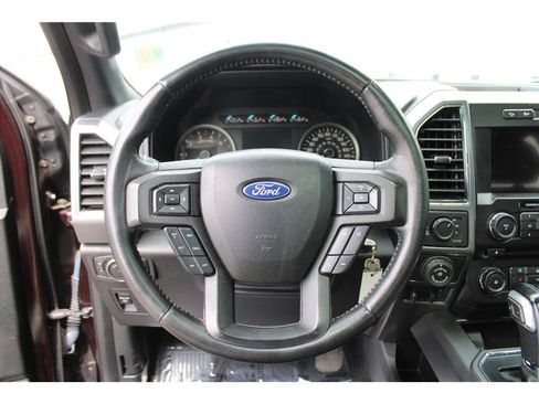 Used 2018 Ford F150 XLT w/ Equipment Group 302A Luxury AWD/4WD image 17
