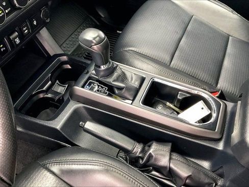 Used 2019 Toyota Tacoma TRD Sport image 17