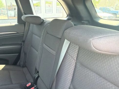 Used 2018 Jeep Grand Cherokee Laredo AWD/4WD image 20