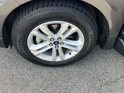 Used 2019 Ford Edge SEL w/ Equipment Group 201A image 39