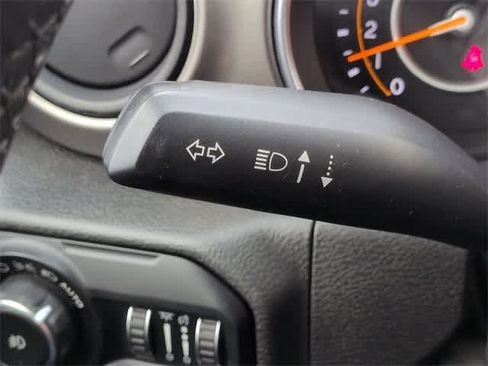 Used 2018 Jeep Wrangler Unlimited Sport S image 32