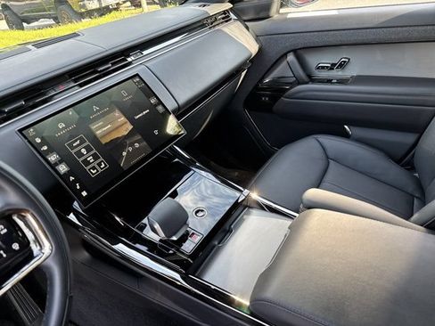 Used 2025 Land Rover Range Rover Sport Dynamic SE AWD/4WD image 32