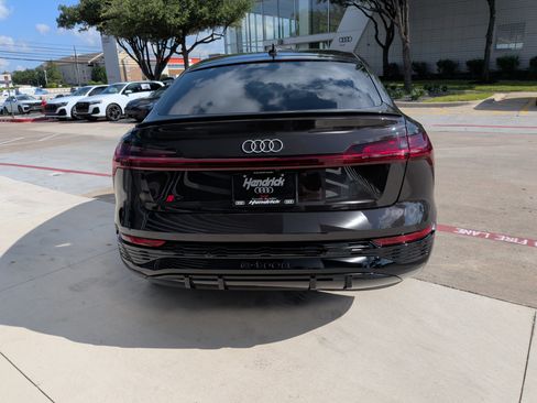 Used 2024 Audi Q8 e-tron Premium Plus w/ Premium Plus Package AWD/4WD image 8