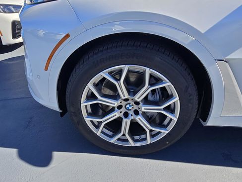 New 2026 BMW X7 xDrive40i w/ Premium Package image 7