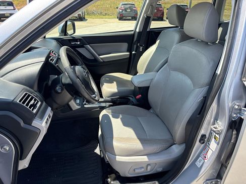 Used 2016 Subaru Forester 2.5i Touring w/ Eyesight & Navigation System image 17