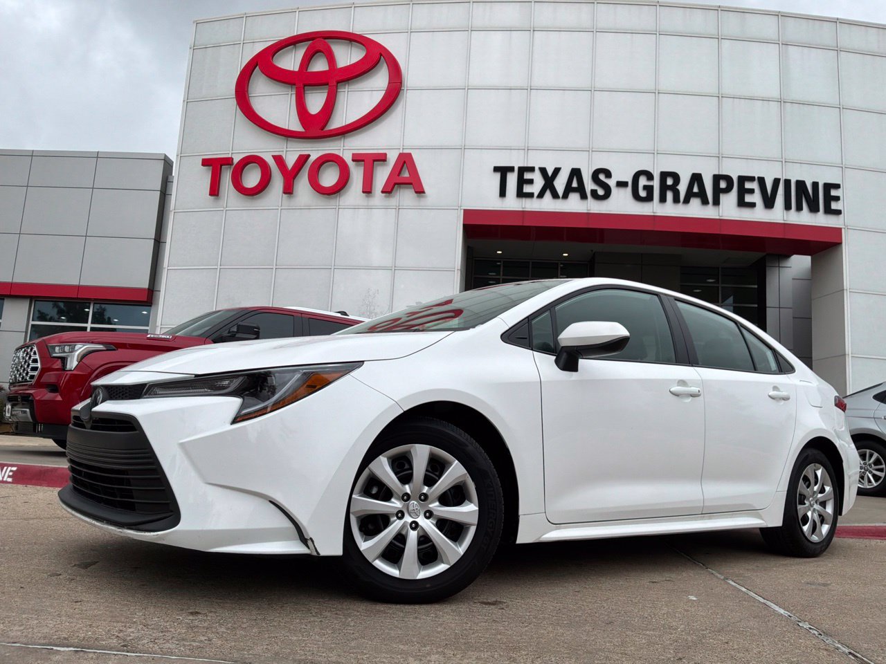 Used 2026 Toyota Corolla LE FWD image 2