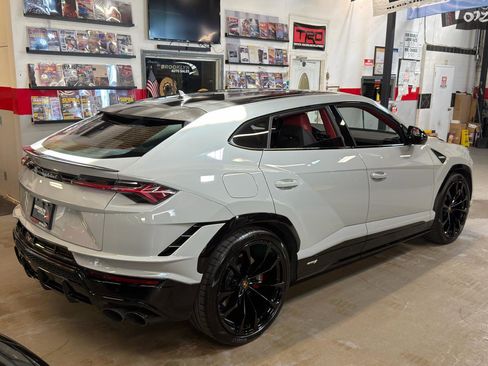 Used 2024 Lamborghini Urus S image 4