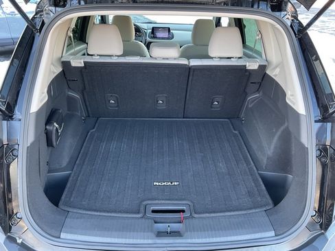 Used 2023 Nissan Rogue SV image 20