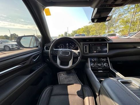 Used 2023 GMC Yukon Denali w/ Denali Reserve Package AWD/4WD image 18