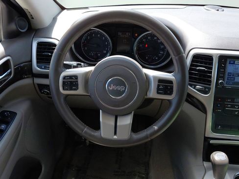Used 2012 Jeep Grand Cherokee Laredo AWD/4WD image 34