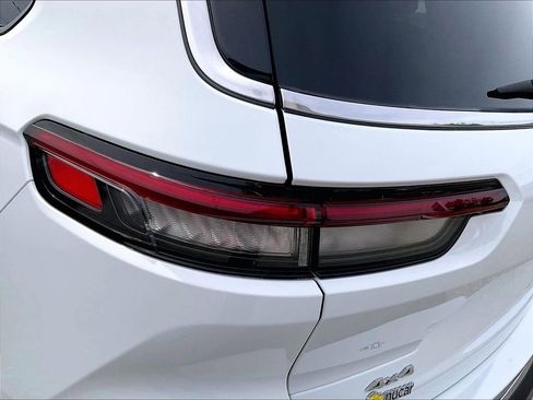 Used 2023 Jeep Grand Cherokee L Limited w/ Luxury Tech Group II AWD/4WD image 35
