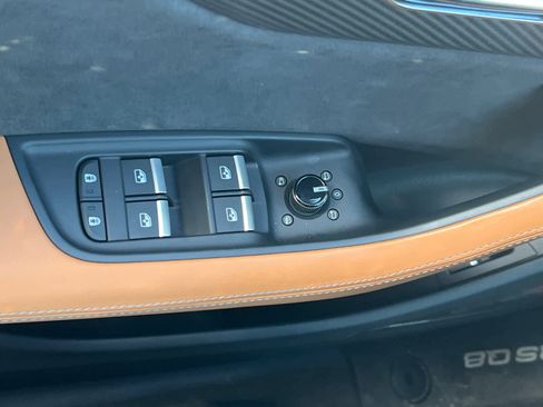 Used 2022 Audi RS Q8 w/ Carbon Optic Package image 23