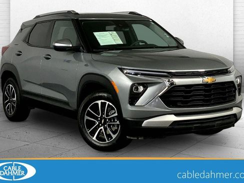 Used 2025 Chevrolet TrailBlazer LT AWD/4WD image 1