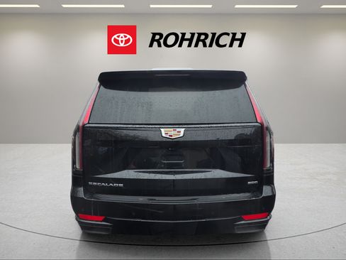 Used 2023 Cadillac Escalade Sport w/ Touring Package AWD/4WD image 6