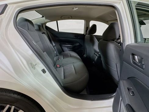 Used 2025 Nissan Altima 2.5 SV FWD image 23