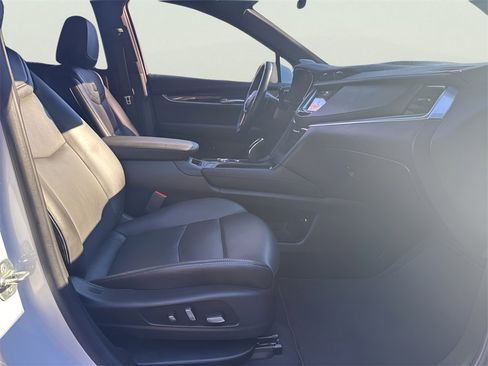 Used 2025 Cadillac XT5 Premium Luxury image 19