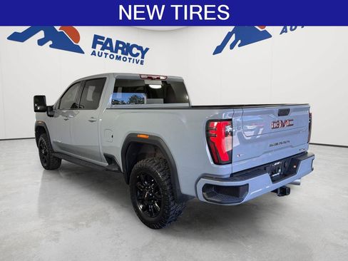 Used 2024 GMC Sierra 2500 AT4 w/ Technology Package AWD/4WD image 7