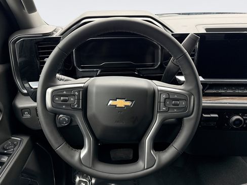 Used 2025 Chevrolet Silverado 1500 LT image 12