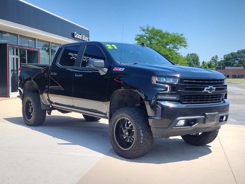 Used 2021 Chevrolet Silverado 1500 RST AWD/4WD image 3