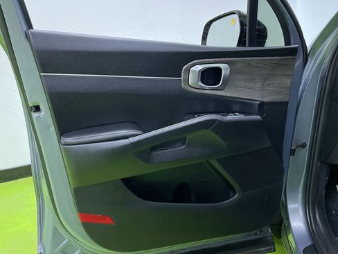 Used 2021 Kia Sorento EX w/ Panoramic Sunroof Package image 14