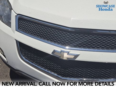 Used 2011 Chevrolet Traverse LT AWD/4WD image 9