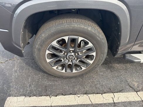 Used 2023 Toyota Tundra Limited image 5