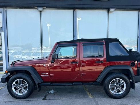 Used 2010 Jeep Wrangler Unlimited Sport AWD/4WD image 27