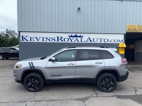 Used 2021 Jeep Cherokee Latitude Plus AWD/4WD image 1