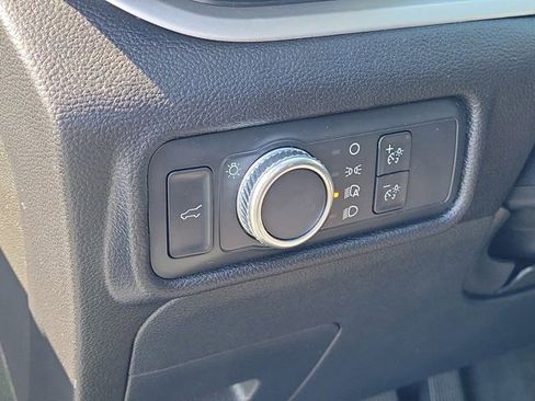 Used 2021 Ford Explorer XLT image 20