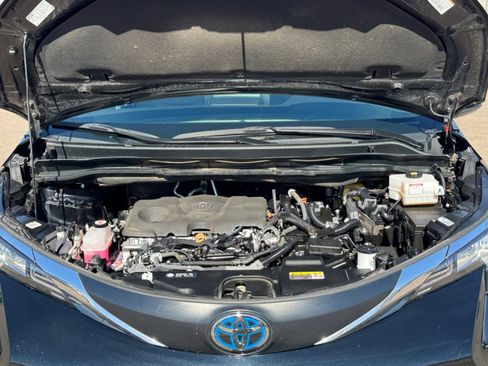 Used 2022 Toyota Sienna XLE image 20