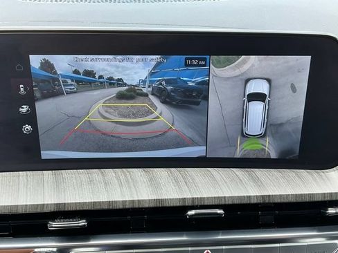 Used 2025 Kia Telluride SX w/ SX Captain's Chair Package FWD image 14