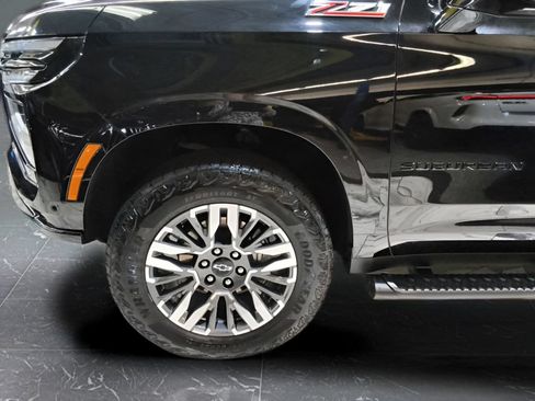 Used 2025 Chevrolet Suburban Z71 AWD/4WD image 33
