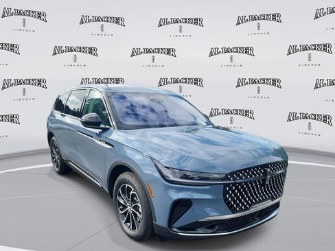 New 2026 Lincoln Nautilus Premier image 7