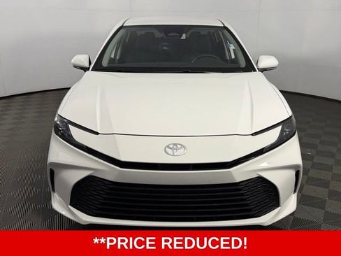 Used 2025 Toyota Camry LE w/ Convenience Package image 2