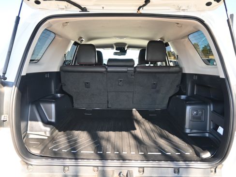 Used 2022 Toyota 4Runner TRD Off-Road image 34